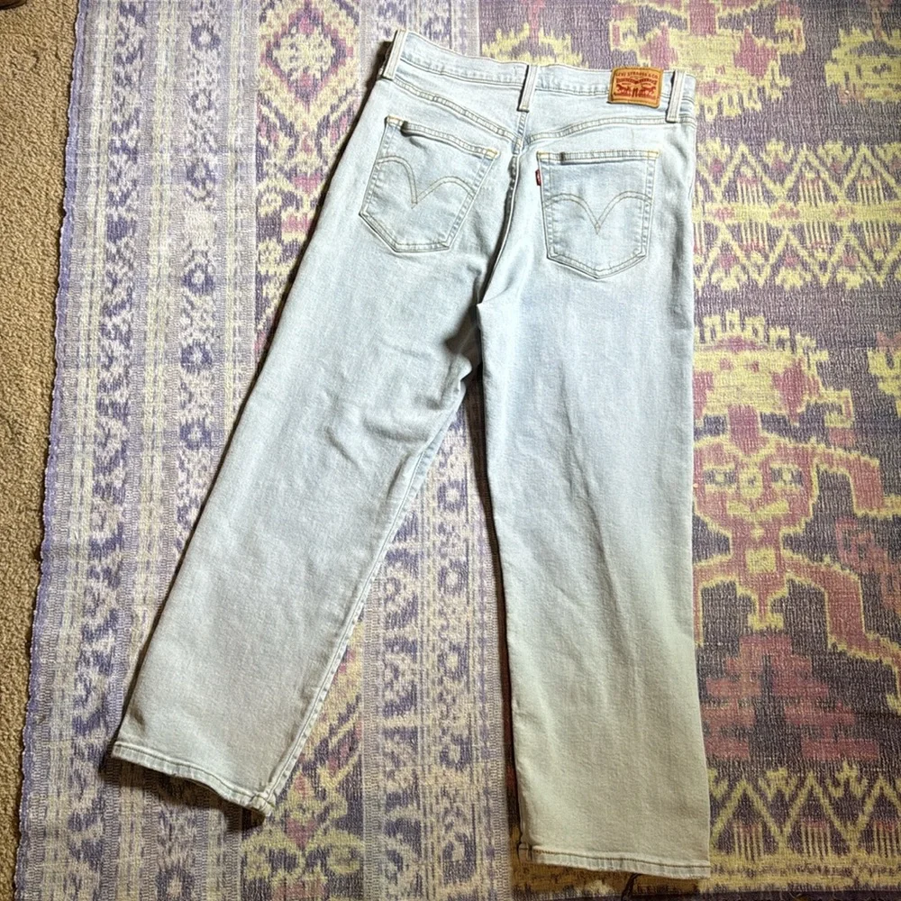 Levi's Women's Ribcage Straight Ankle Jeans - Picture 13 of 14